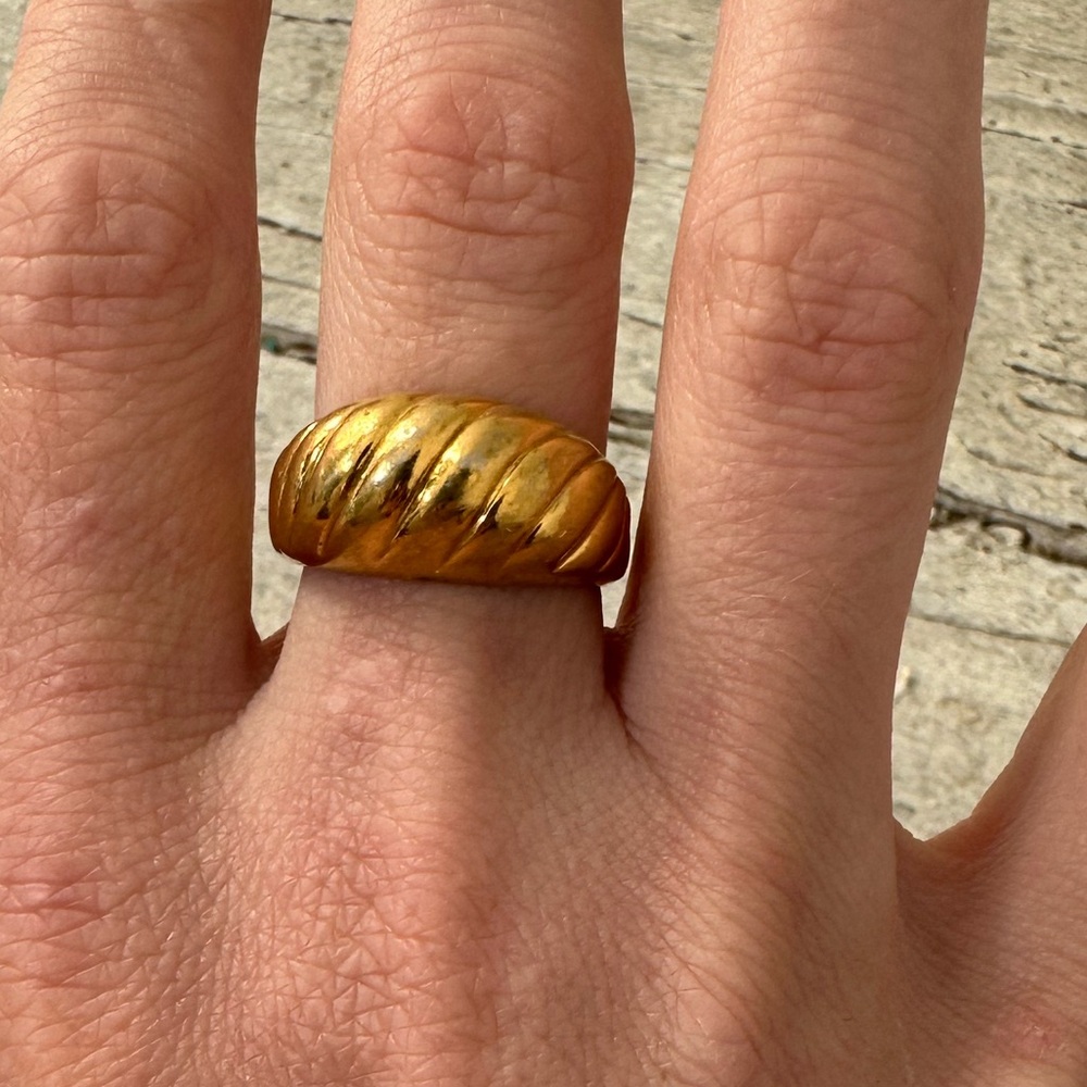Vintage 18k Electroplated Dome Ripple Ring